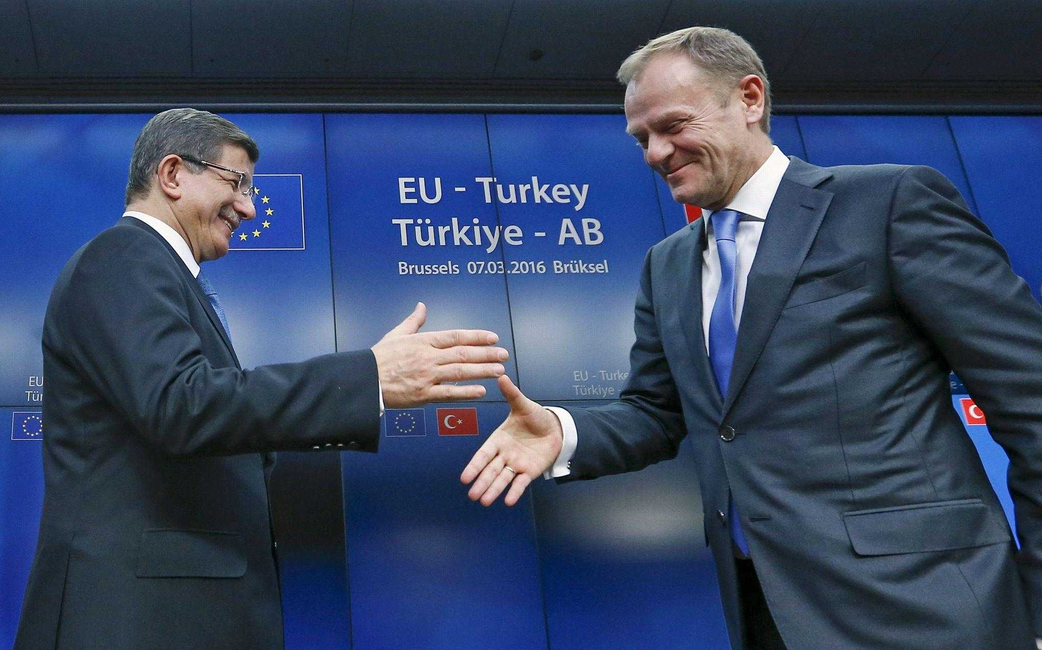 Türkiye Başbakanı Ahmet Davutoğlu ve AB Konseyi Başkanı Donald Tusk