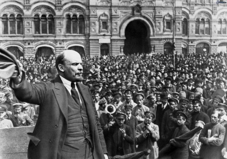 Bolşevik İhtilali: Proleterya Diktatörlüğünün Kuruluş Öyküsü