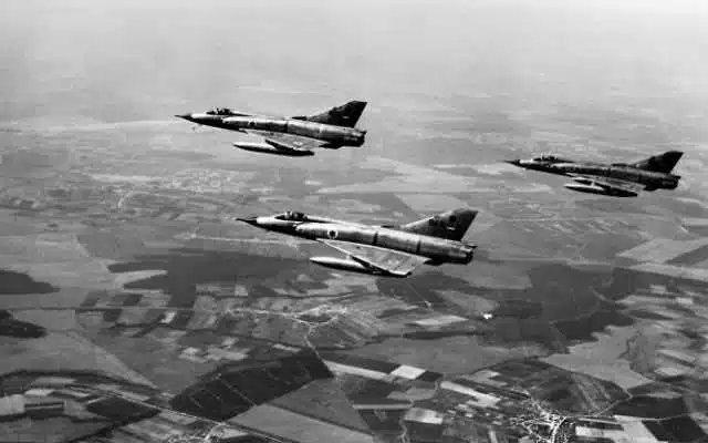 İsrail'e ait Mirage tipi savaş uçakları 1967.